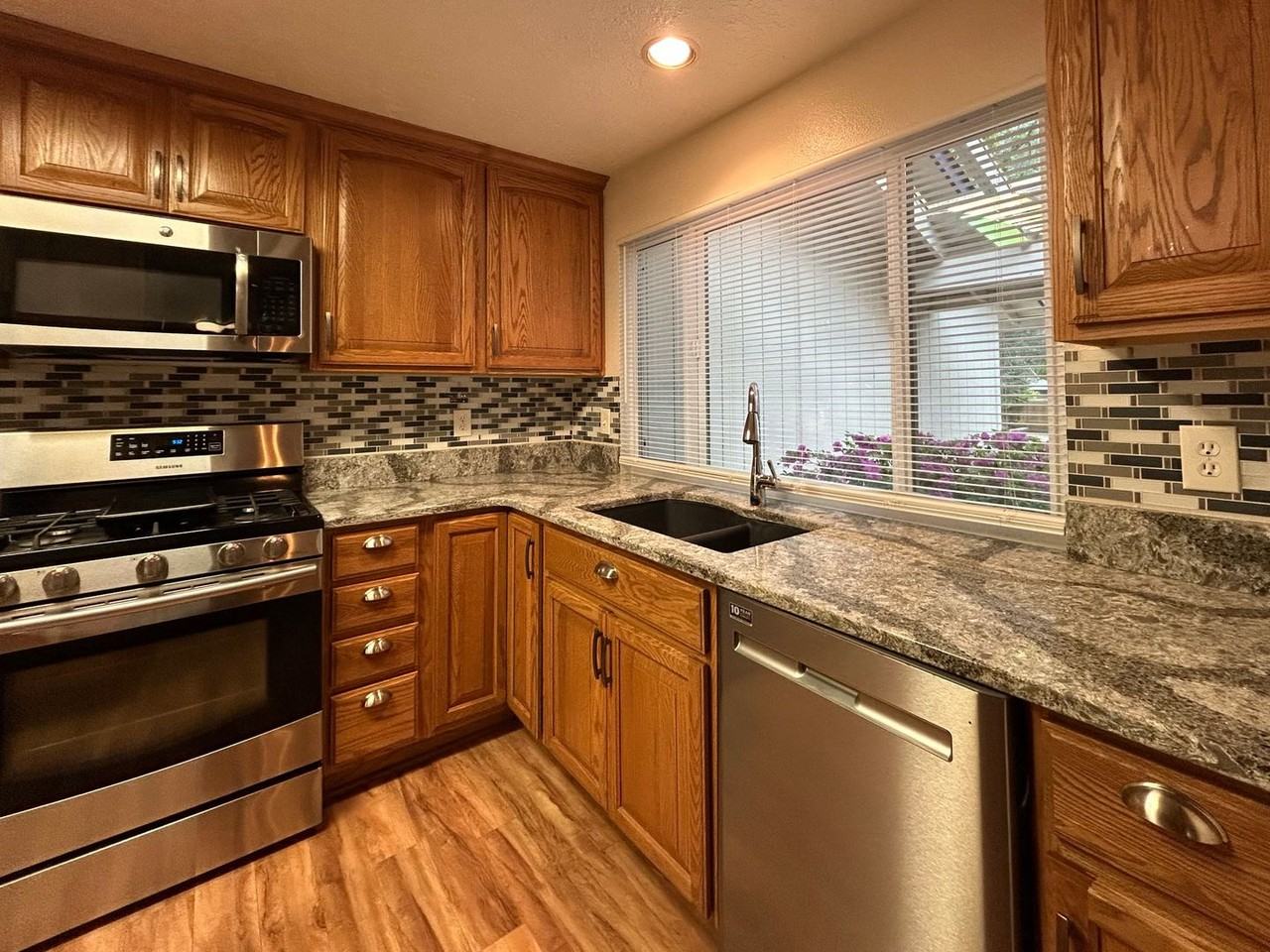 8670 Sw 75th Ave - Photo 6 of 50