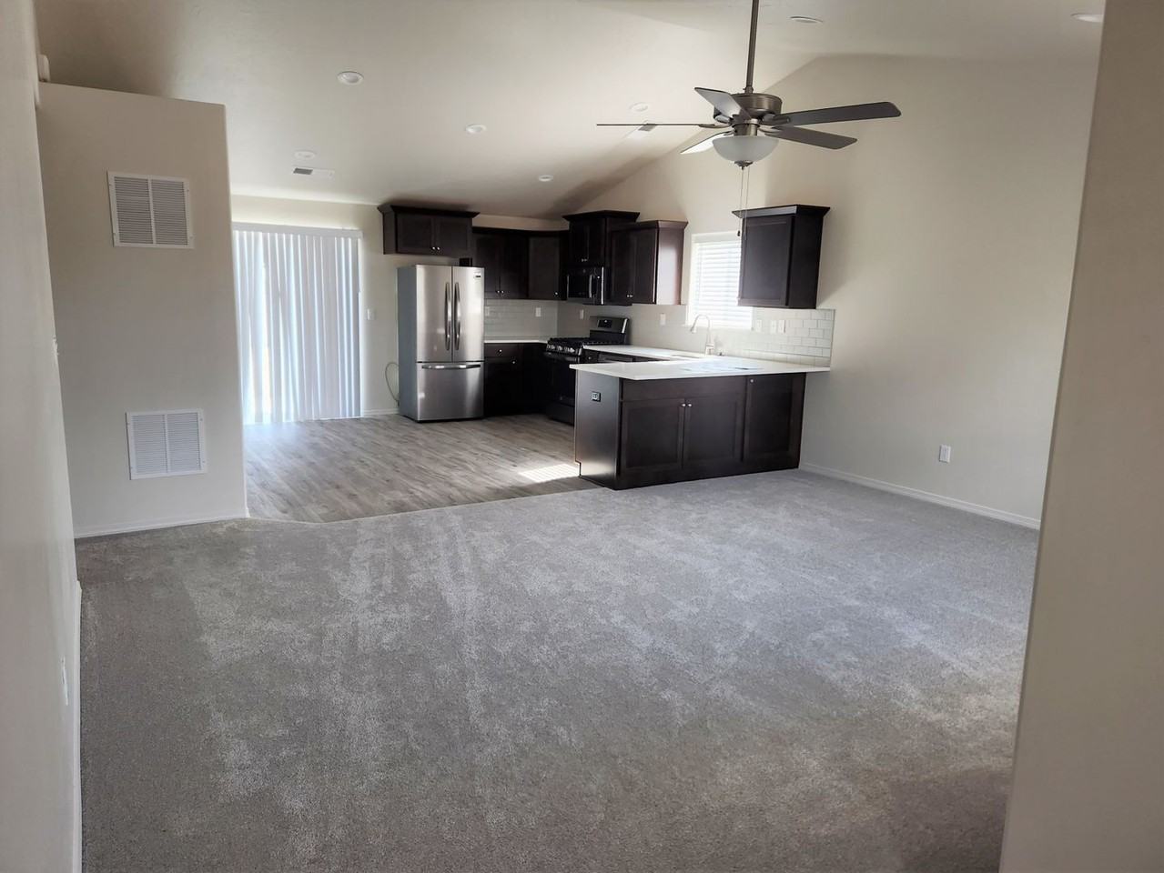 11383 Queensland Dr - Photo 3 of 15