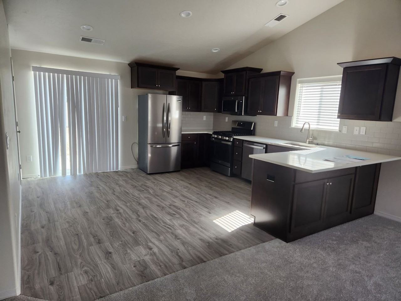 11383 Queensland Dr - Photo 4 of 15