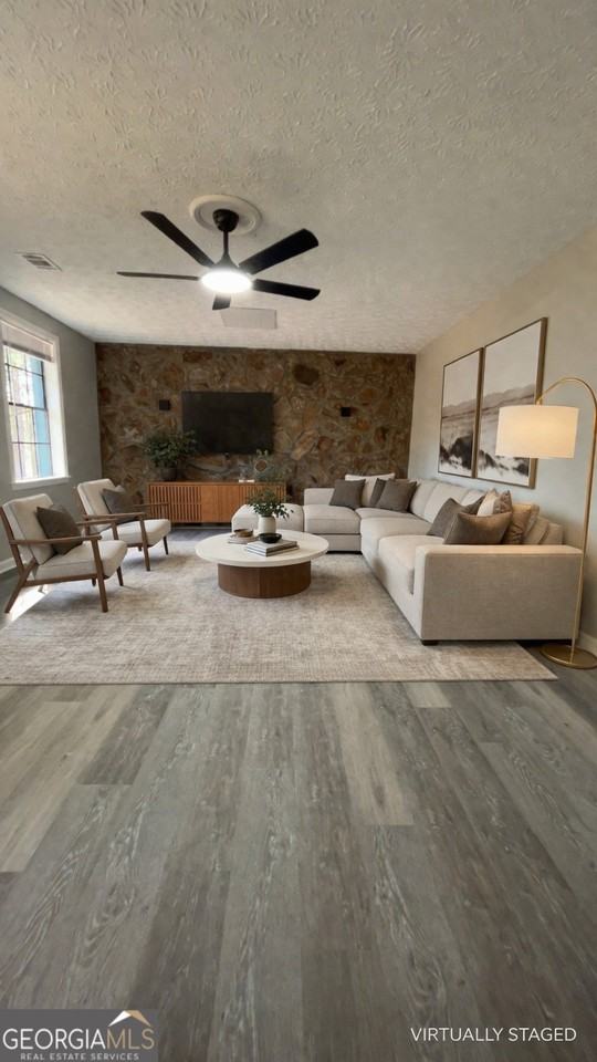 6885 Chastain Rd - Photo 6 of 16