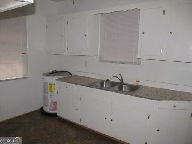737 N Greenwood St - Photo 5 of 13