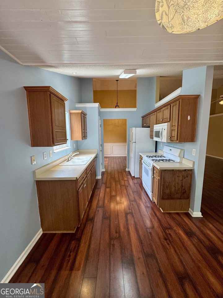 1840 Arborwood Dr - Photo 5 of 48