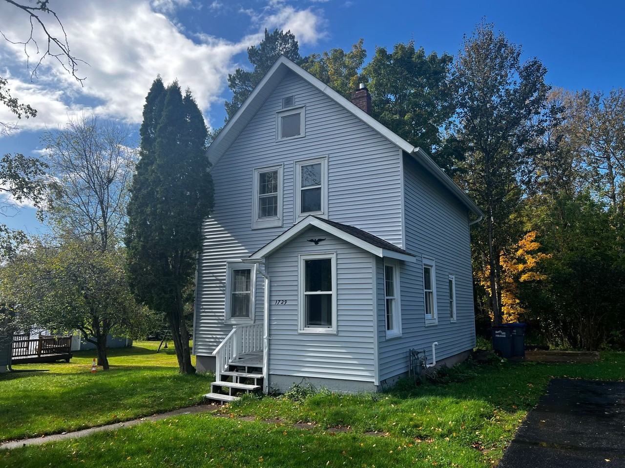 1729 Carver Ave - Photo 2 of 18