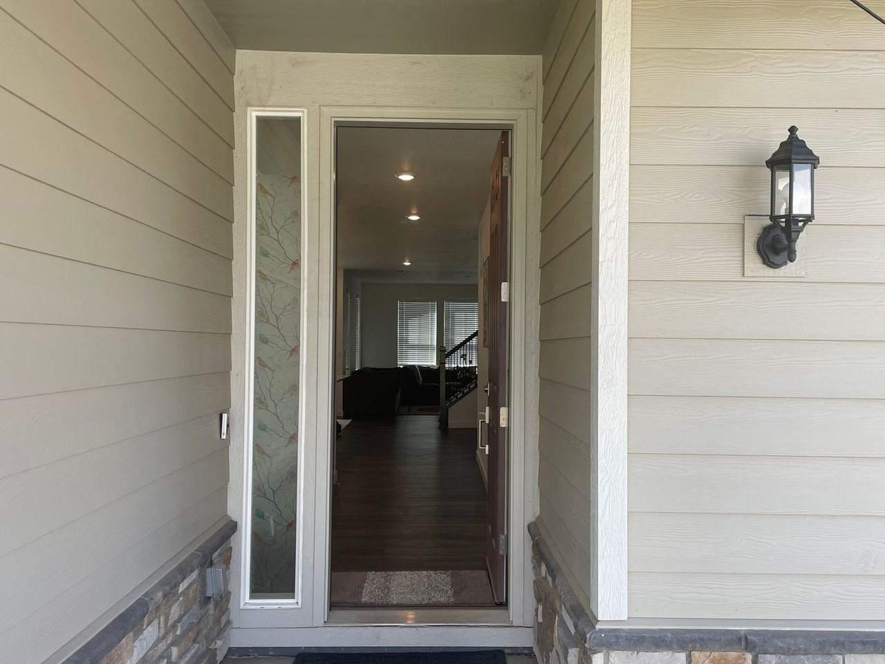 656 Netta Dr - Photo 3 of 47