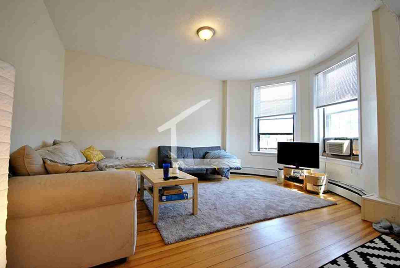 1938 Beacon St - Photo 6 of 7
