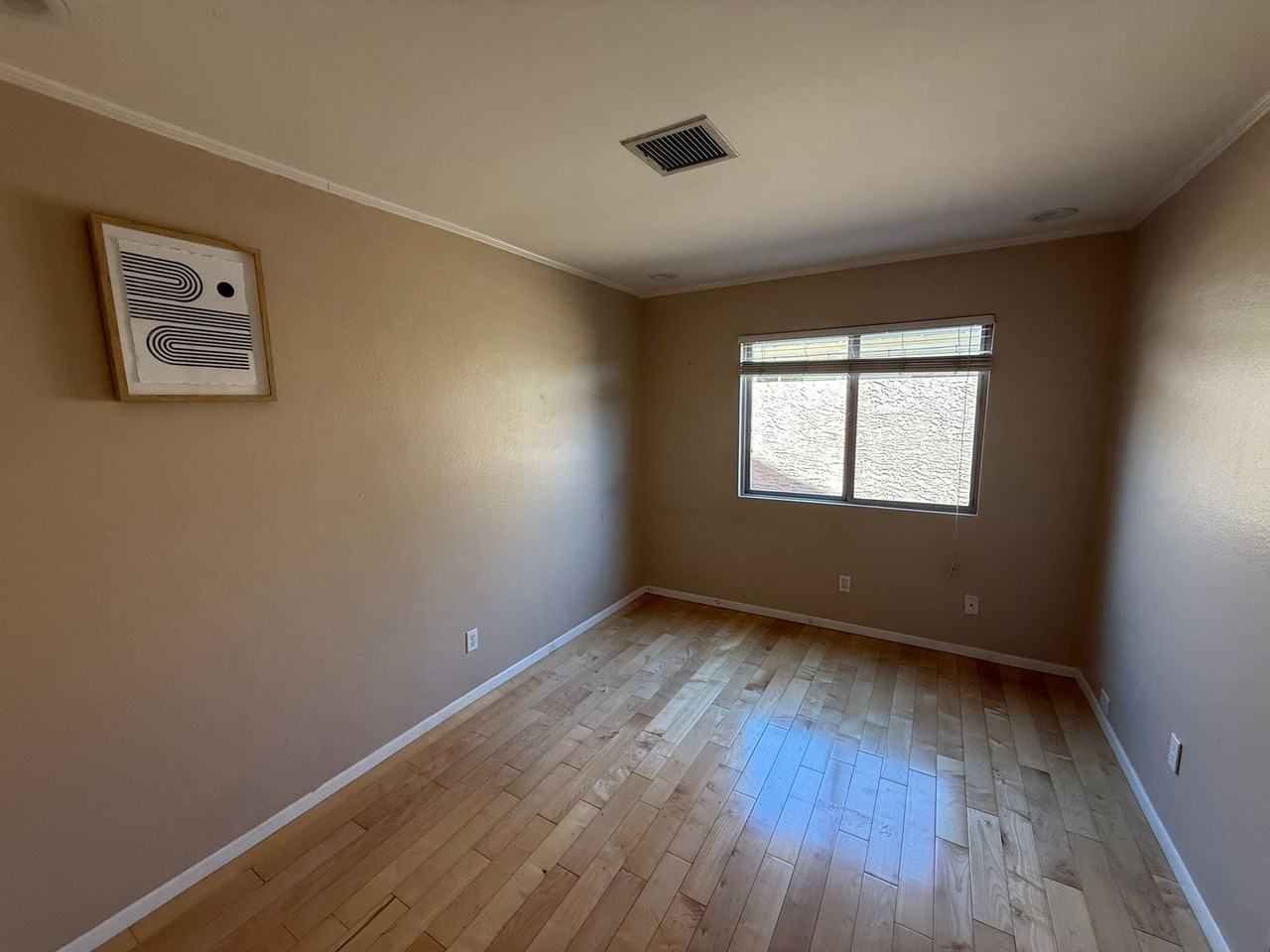15448 N 63rd St - Photo 4 of 9