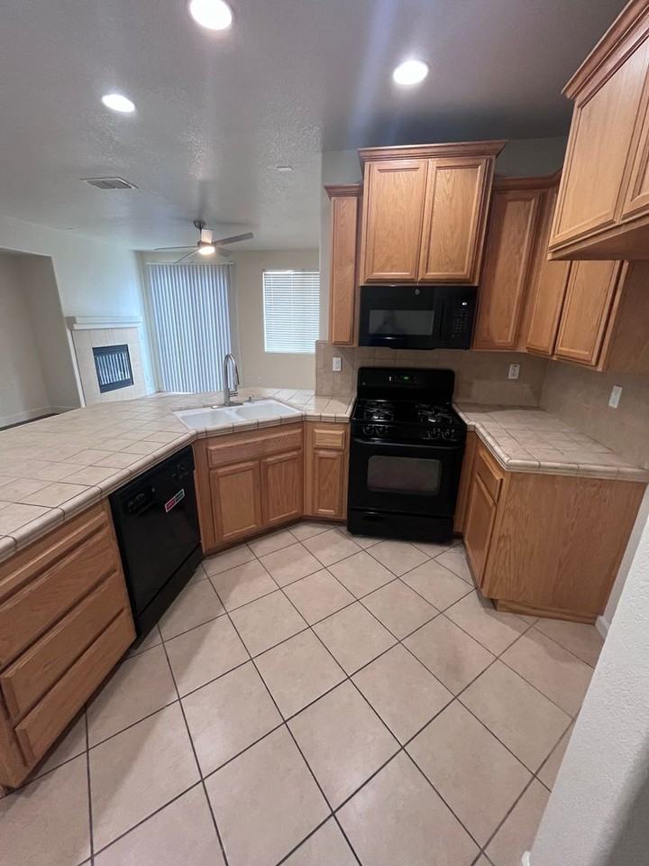 7312 Elverta Rail Way - Photo 3 of 17