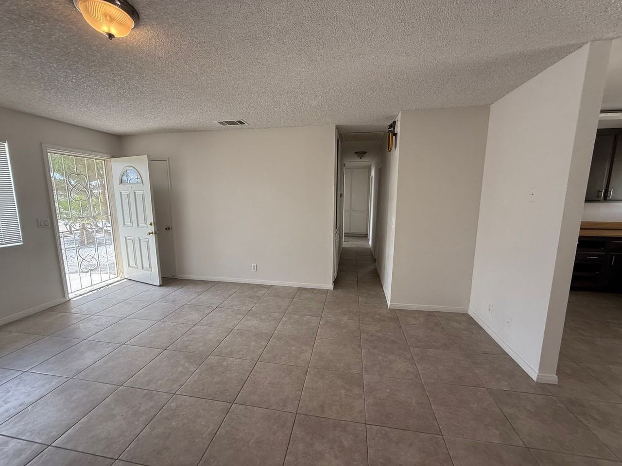 15991 N Culver Rd - Photo 2 of 42