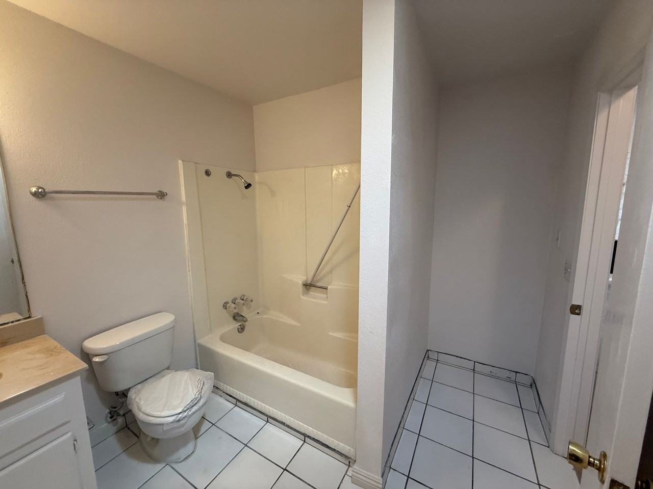 15991 N Culver Rd - Photo 4 of 42