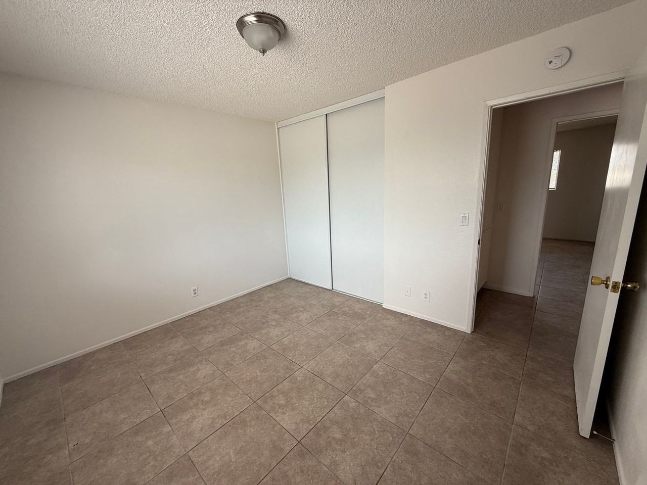 15991 N Culver Rd - Photo 6 of 42