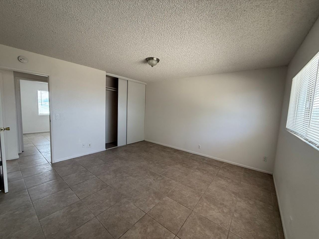 15991 N Culver Rd - Photo 7 of 42