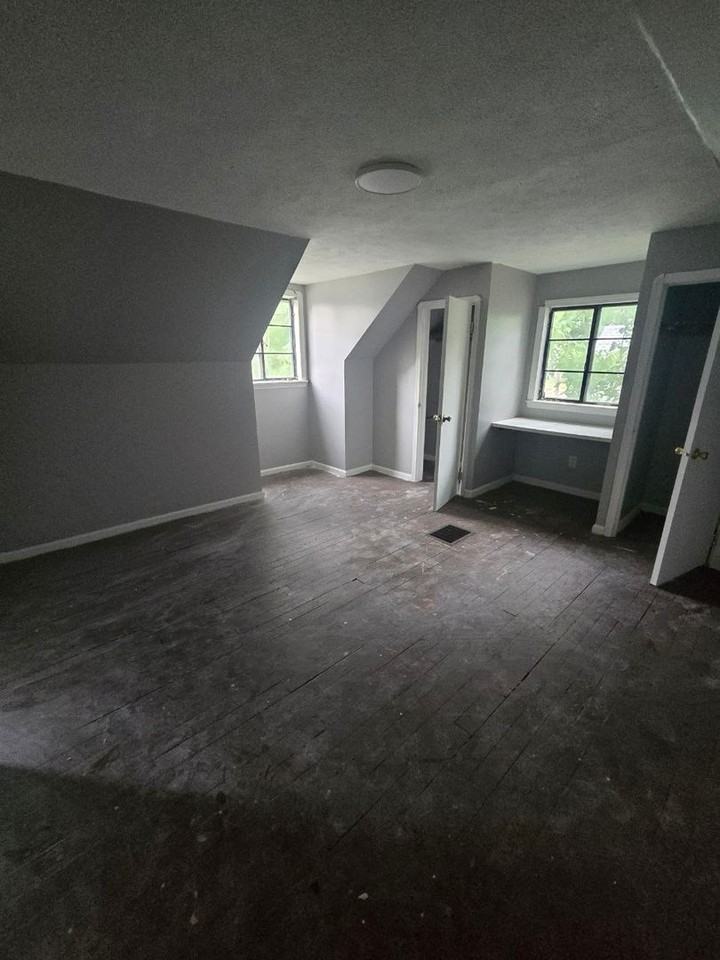 14205 Sylvia Ave - Photo 5 of 11