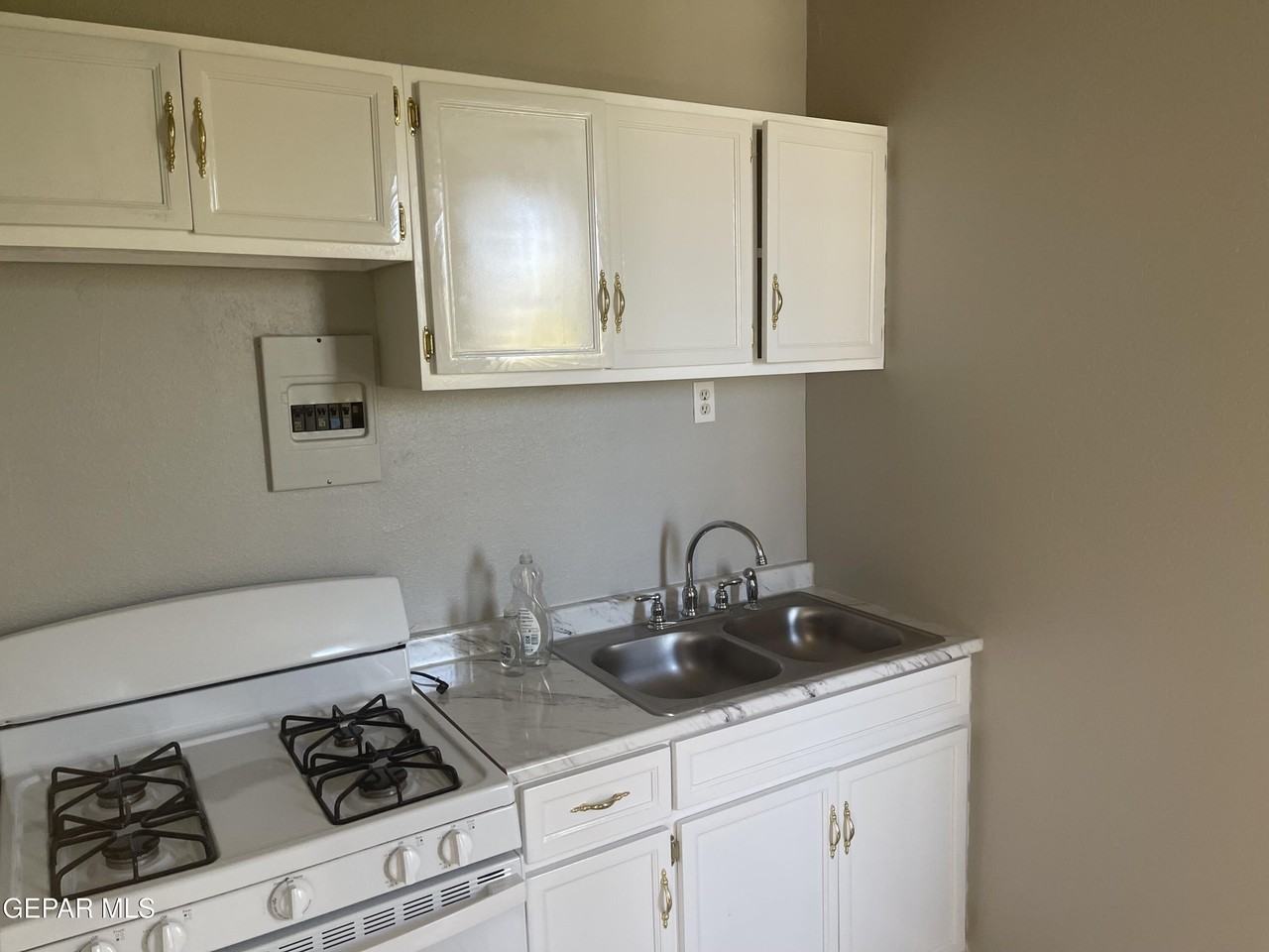 1026 Myrtle Ave #5 - Photo 5 of 8