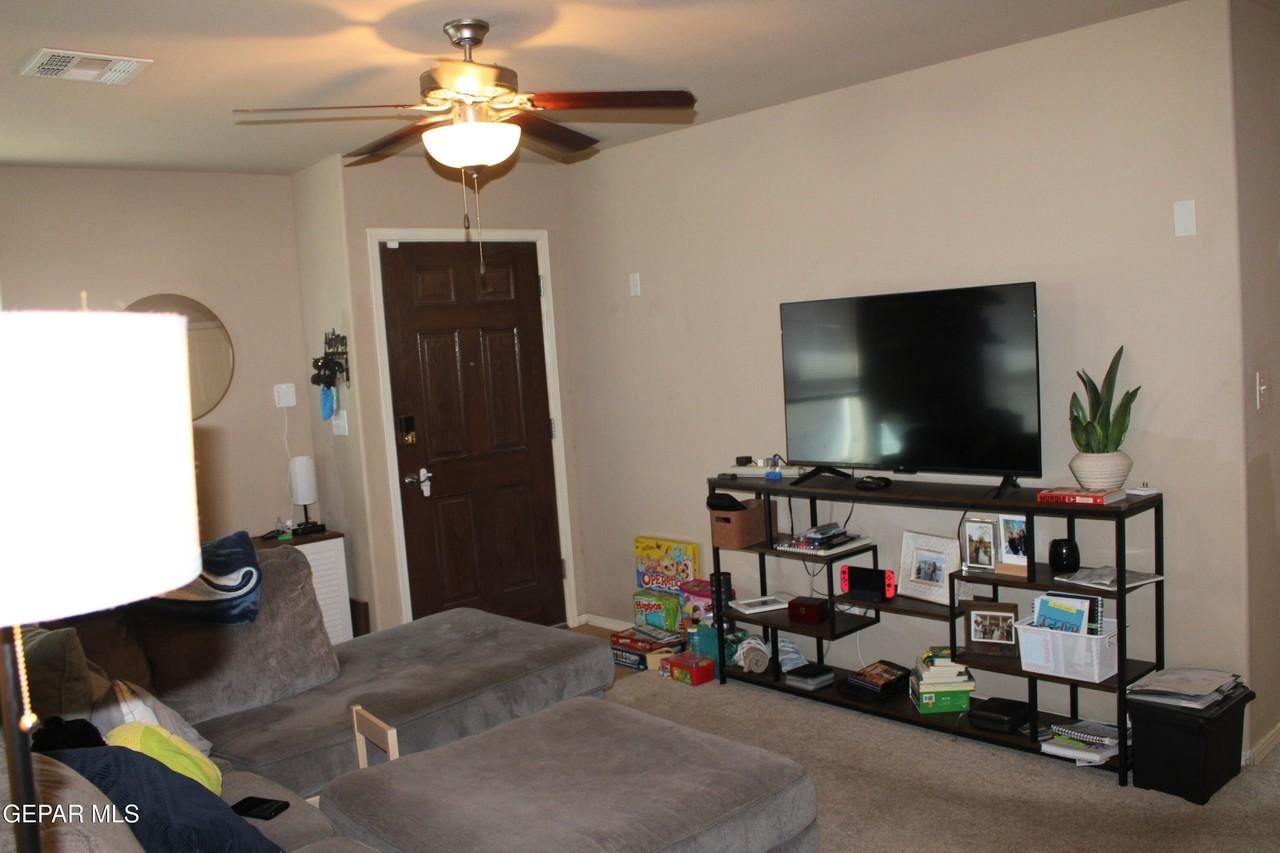 12928 Hueco Pit Dr - Photo 3 of 9