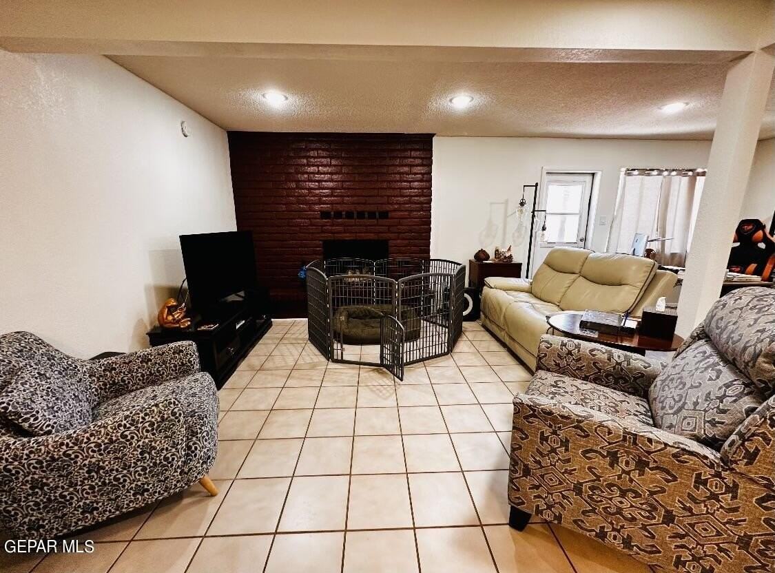 1516 Elmhurst Dr - Photo 4 of 23