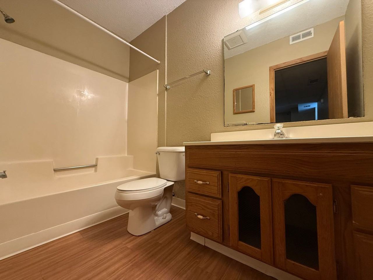 760 Mount Curve Blvd - Photo 7 of 14