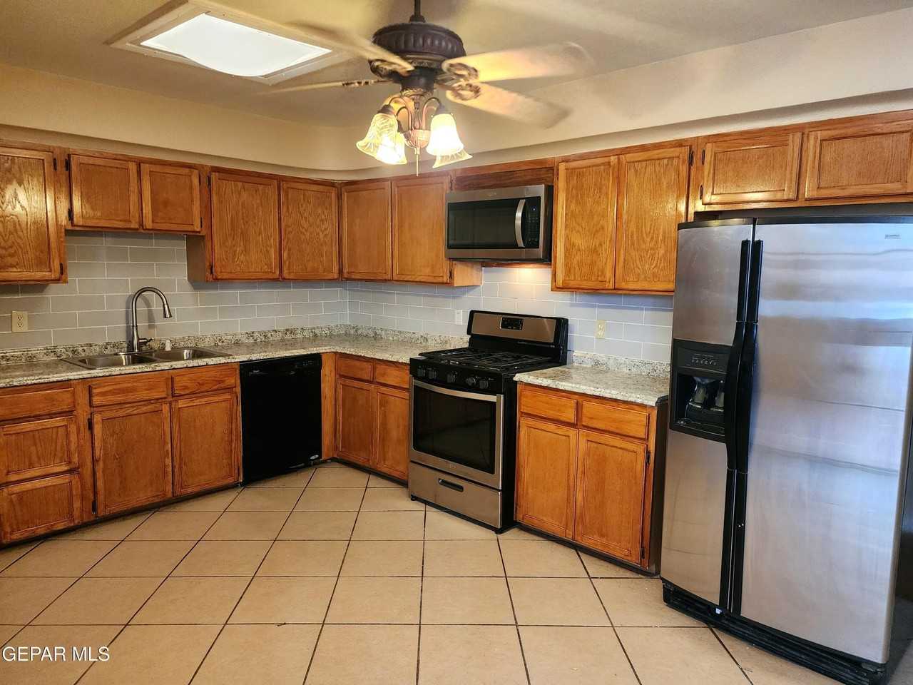 3431 Aurora Ave #1 - Photo 4 of 16