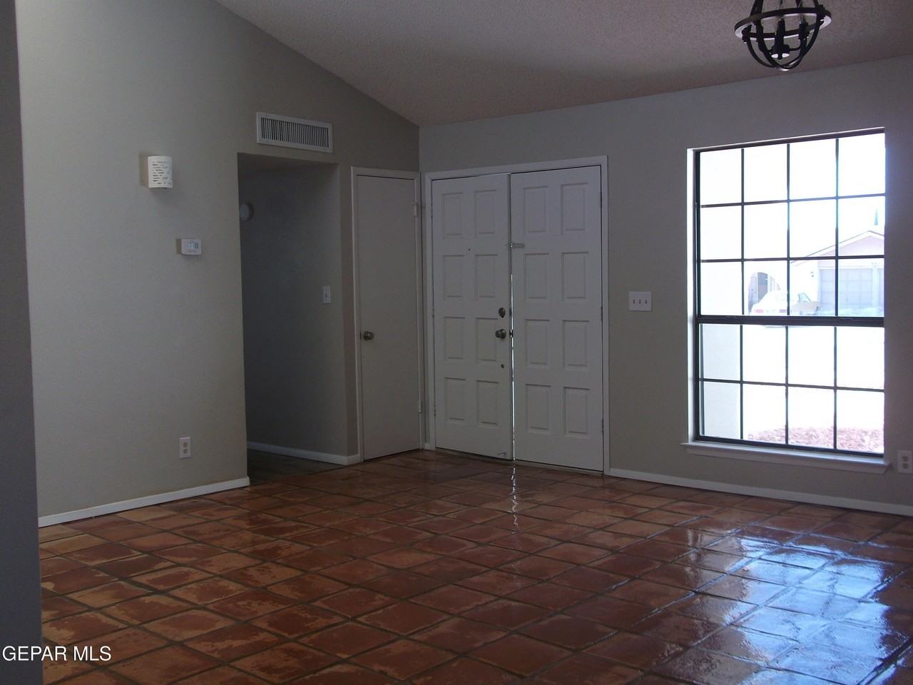 844 Tepic Dr - Photo 2 of 14