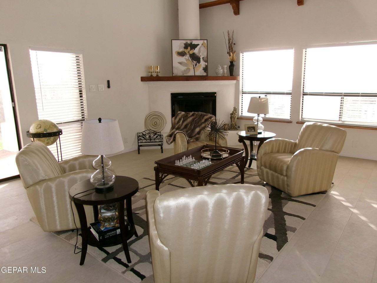 294 Vaquero Ln #B - Photo 5 of 28