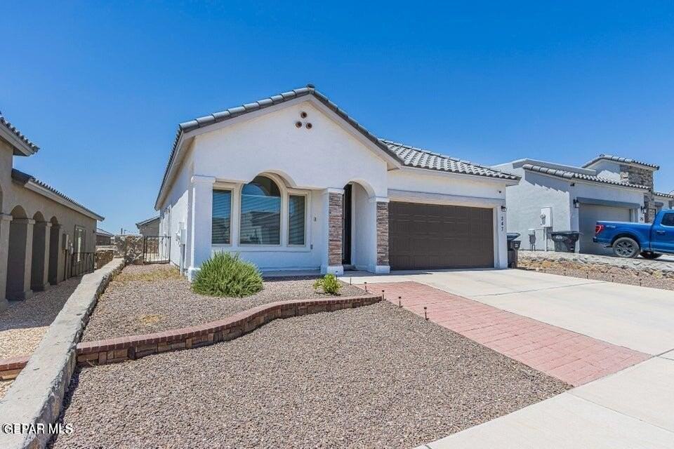 247 Herts Way - Photo 2 of 29