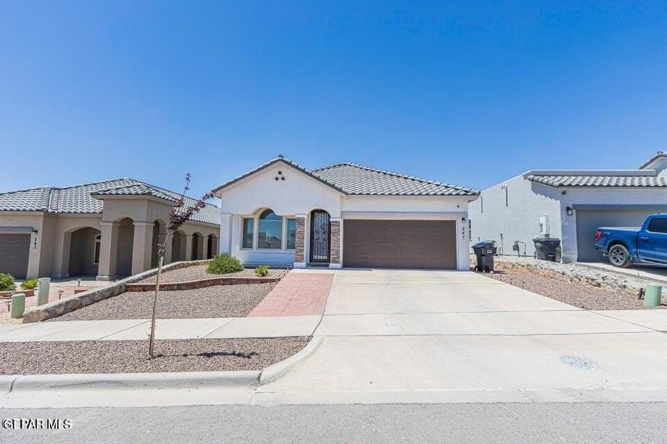 247 Herts Way - Photo 4 of 29