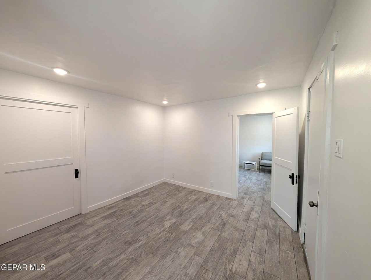 2315 Montana Ave #3 - Photo 3 of 22