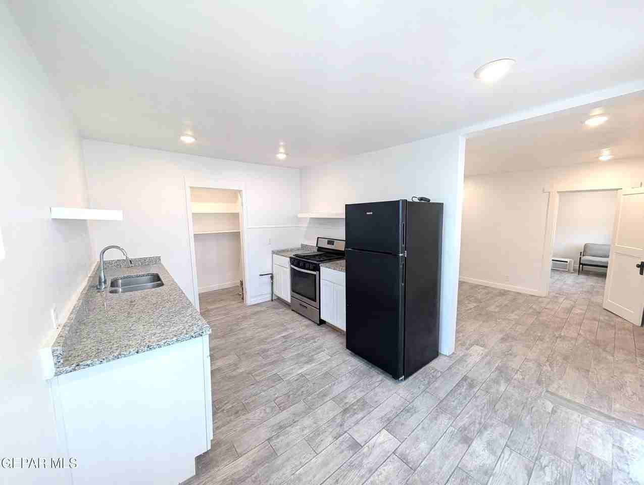 2315 Montana Ave #3 - Photo 7 of 22