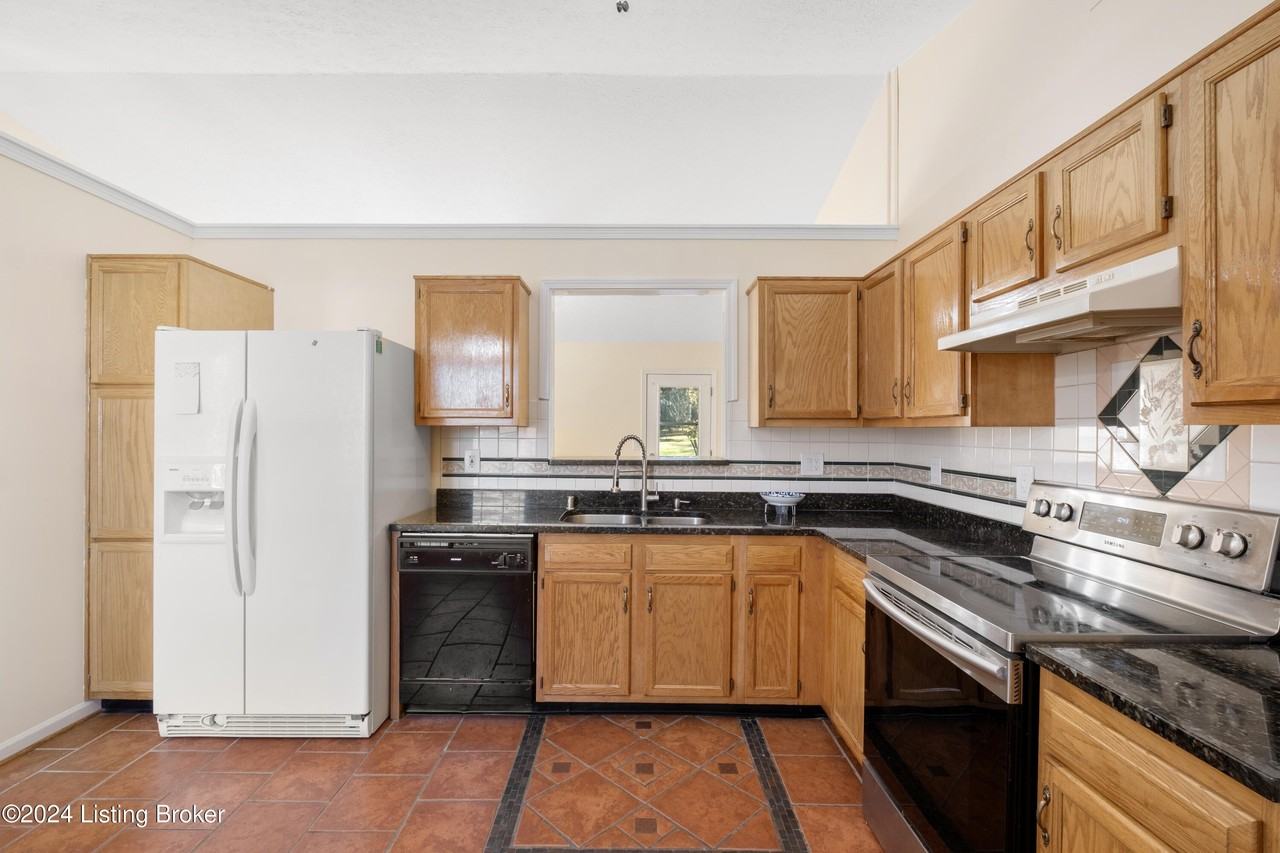 4605 Pulaski Ct - Photo 4 of 13