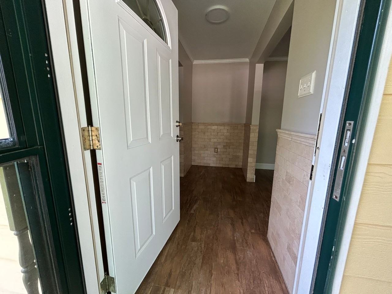 111 Gilliam Ave - Photo 3 of 43