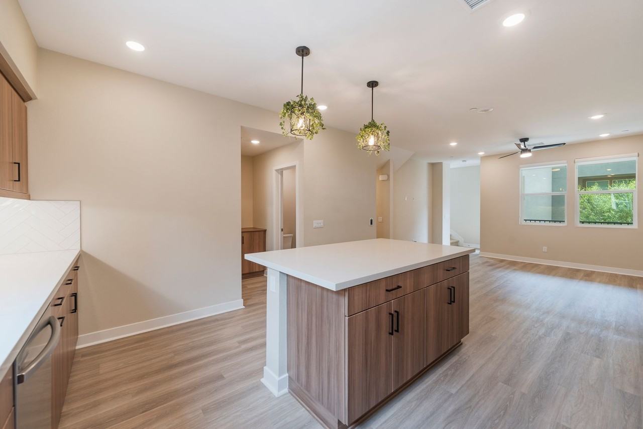 7756 Taylor Ln - Photo 6 of 46