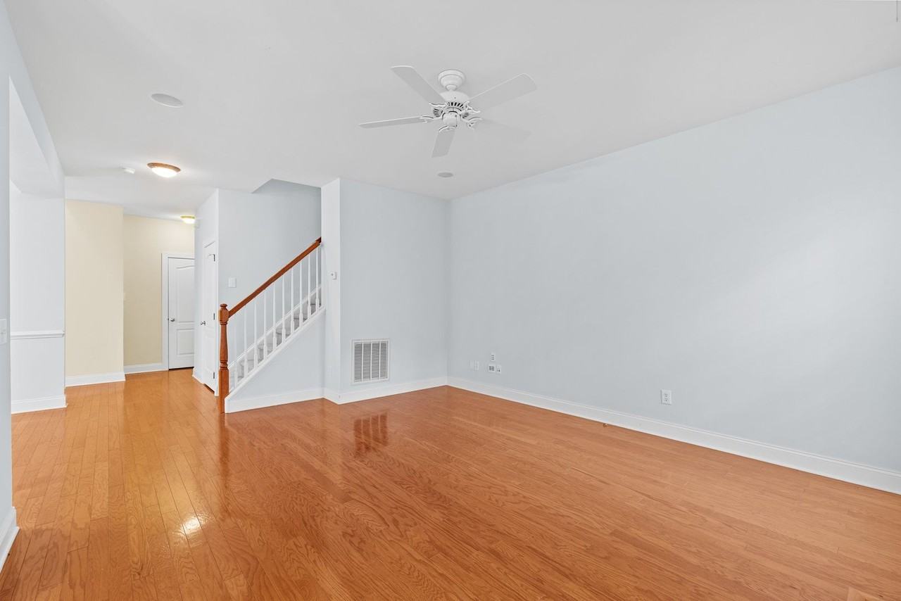 9409 Chasemill Ct - Photo 4 of 46