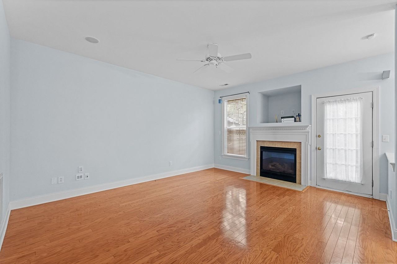 9409 Chasemill Ct - Photo 5 of 46