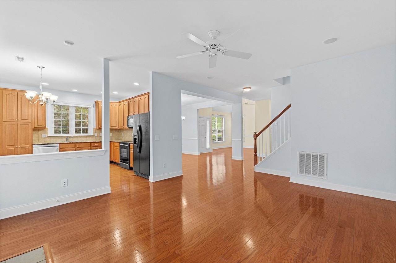 9409 Chasemill Ct - Photo 6 of 46