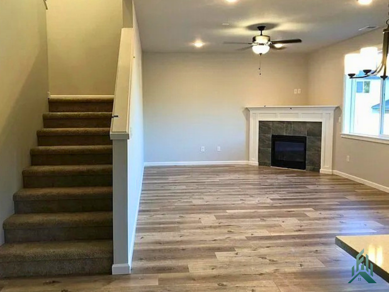 4001 Se Weigel St - Photo 2 of 8