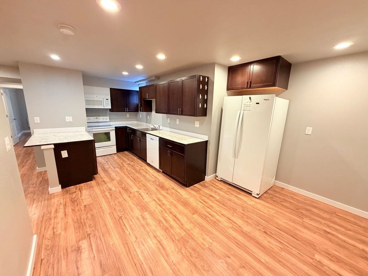 4203 Sunnyside Blvd - Photo 3 of 13