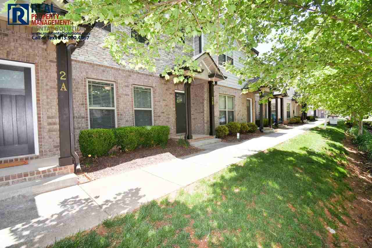 555 Gresham Ln #2B