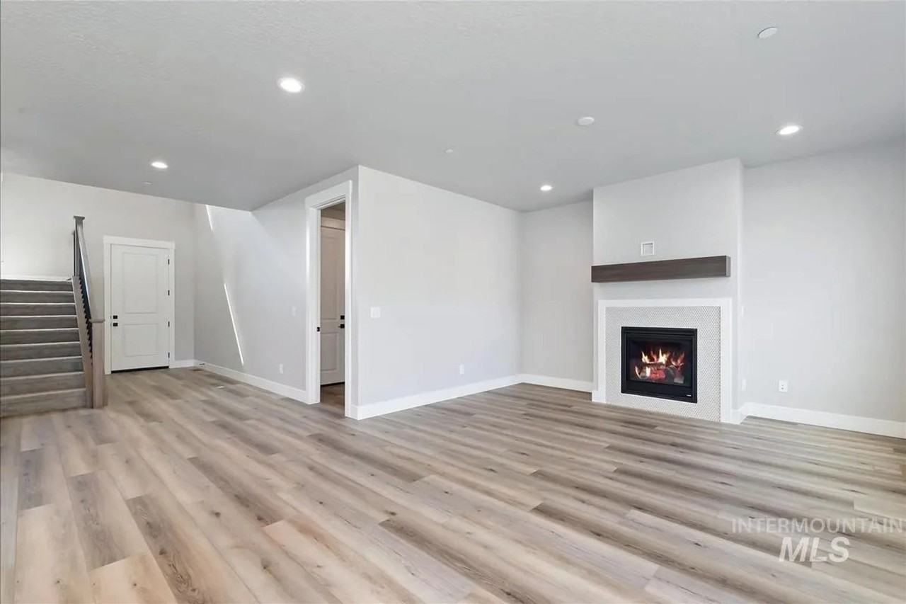 578 Hidden Mill Ct - Photo 3 of 36