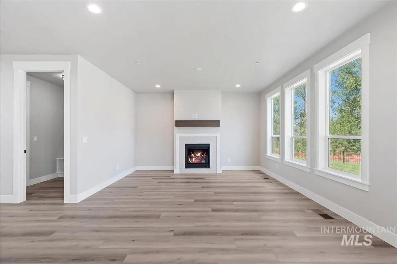 578 Hidden Mill Ct - Photo 4 of 36