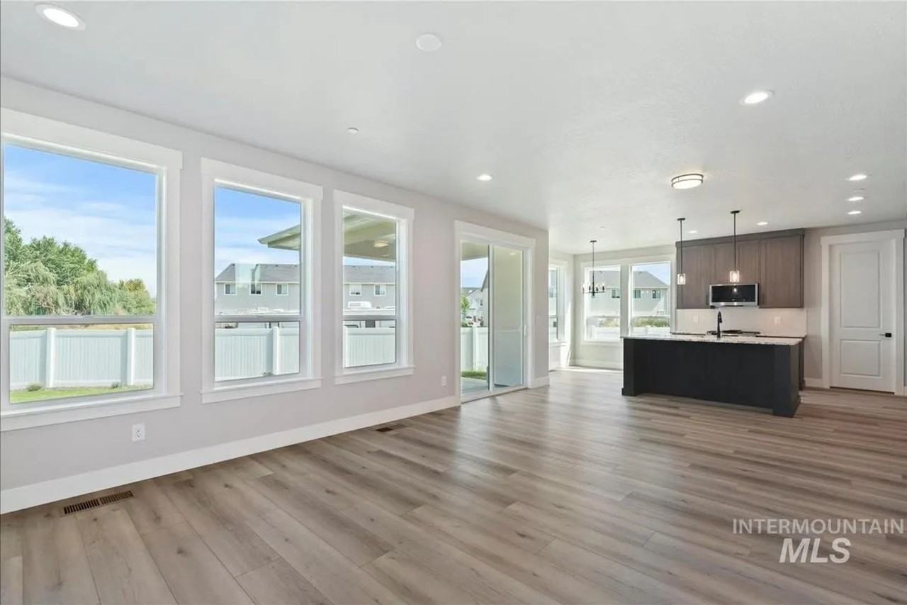 578 Hidden Mill Ct - Photo 6 of 36