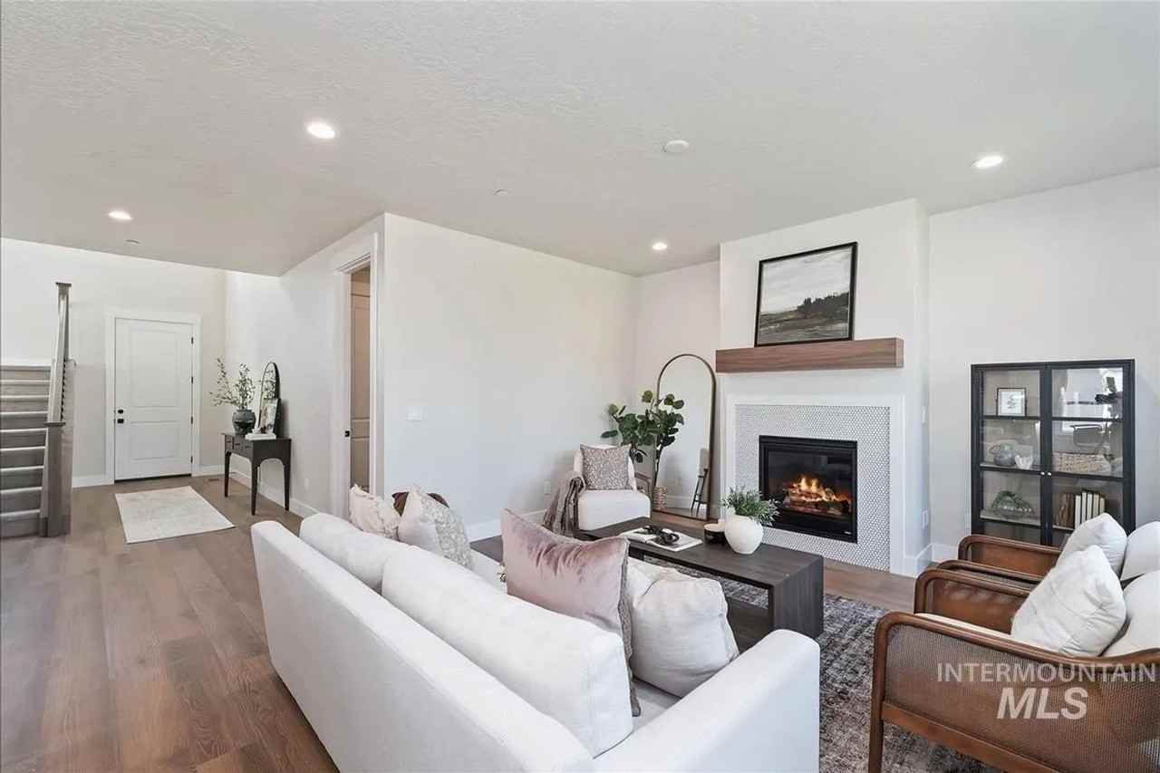 562 Hidden Mill Ct - Photo 3 of 30