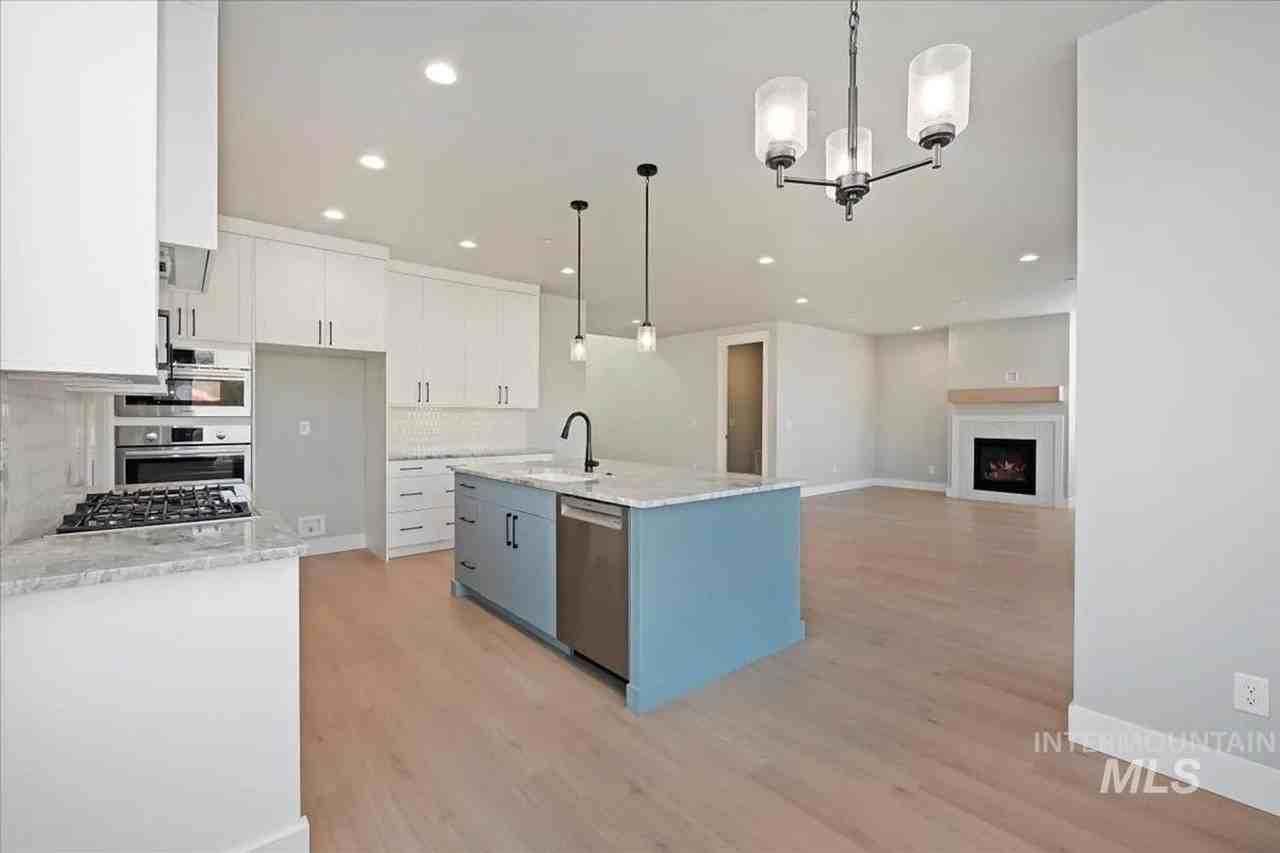 404 Hidden Mill Ct - Photo 7 of 37