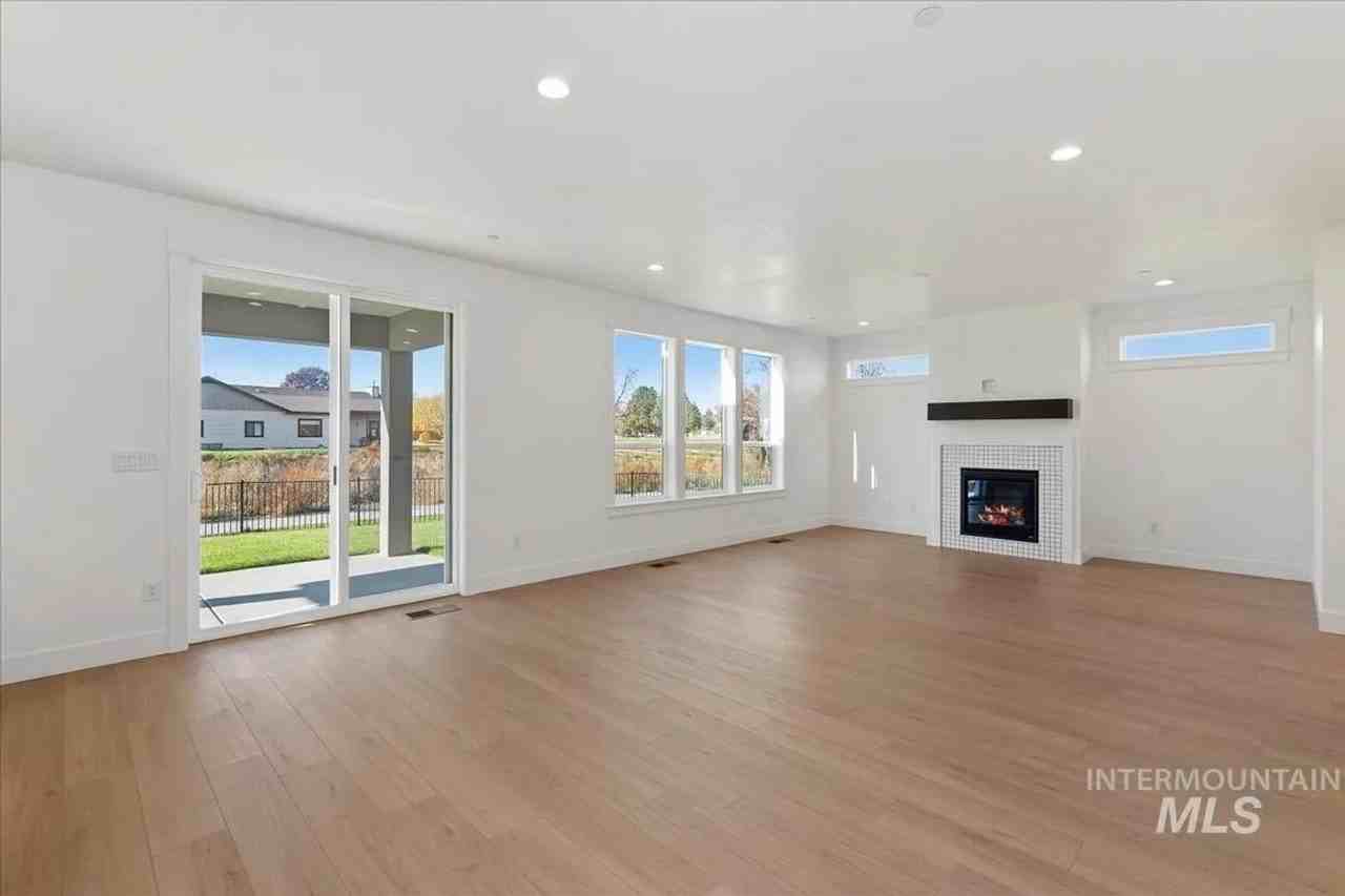 388 Hidden Mill Ct - Photo 4 of 31