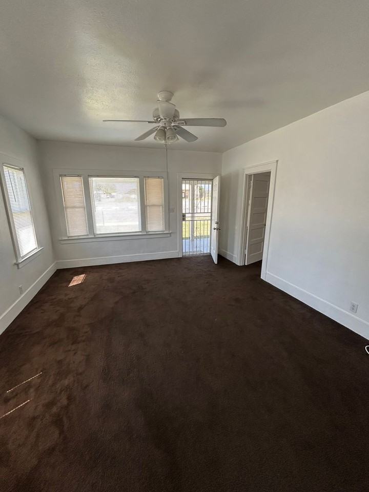 410 E B St - Photo 6 of 12