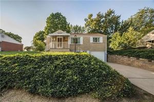 featured image of 17 Kenwood Dr