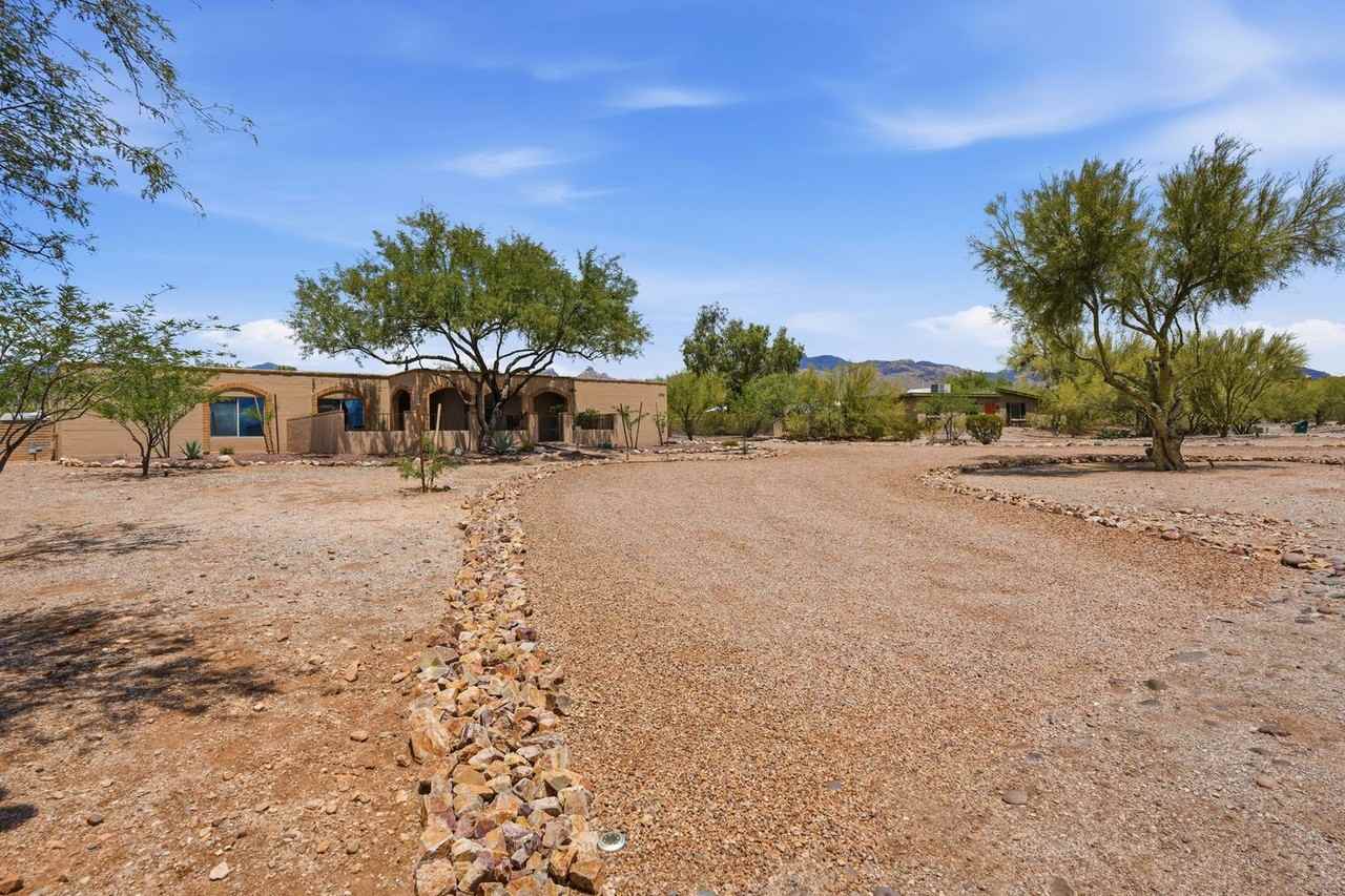 3735 N Gunnison Dr - Photo 5 of 50