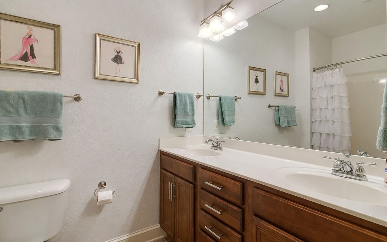702 Wedgewood Park #405 - Photo 4 of 20