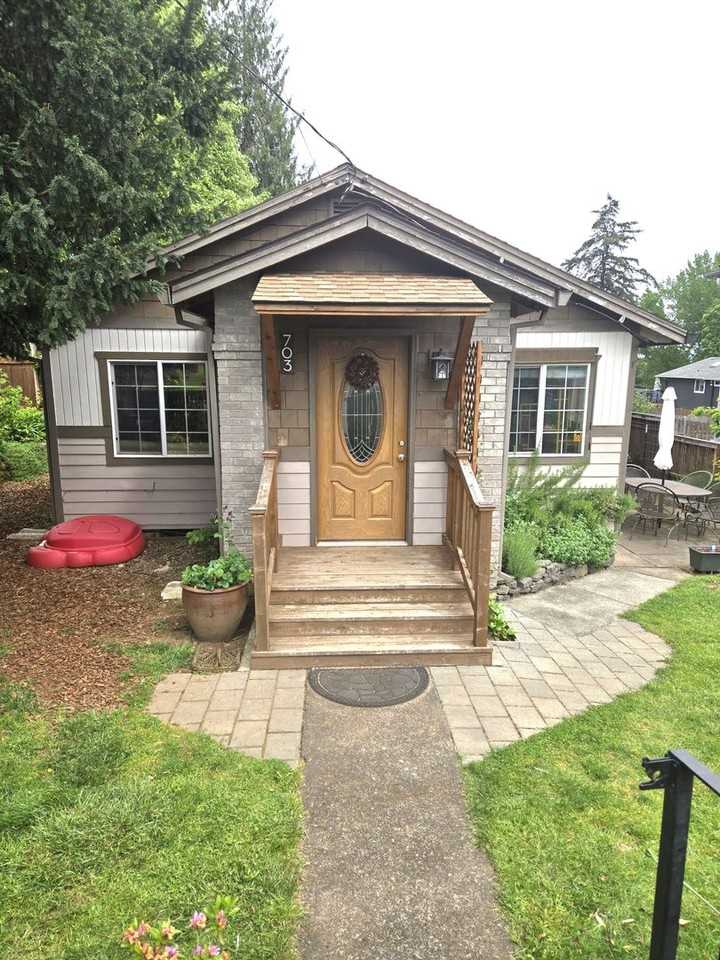 703 Barclay Hills Dr - Photo 2 of 12