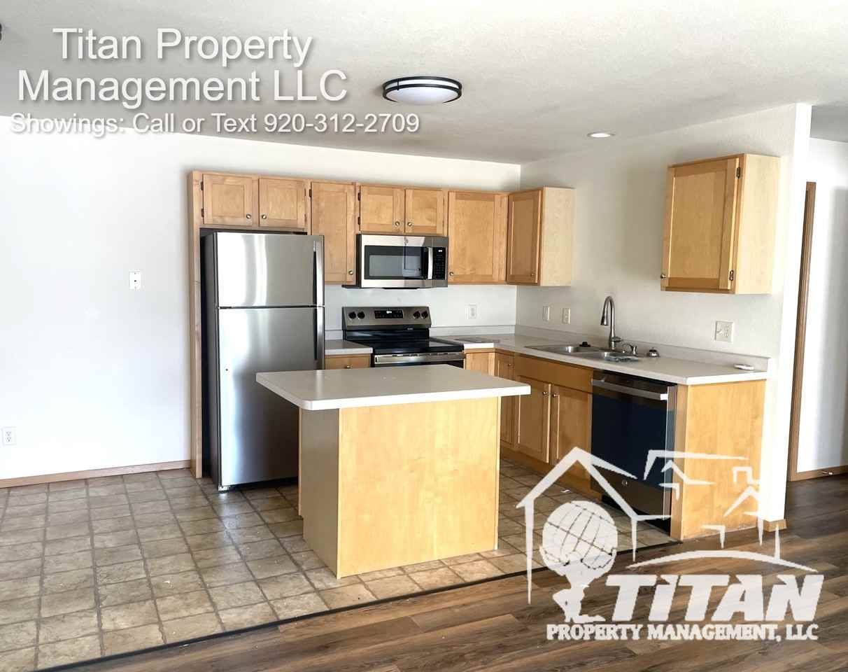 2290 Wisconsin Street - Photo 6 of 8