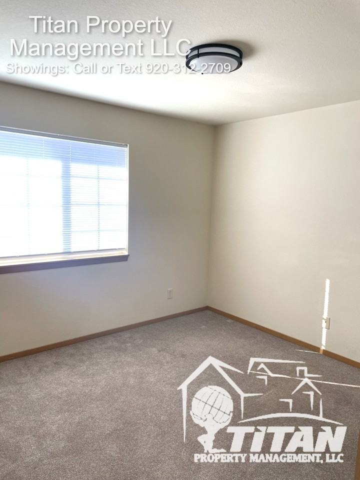 2280 Wisconsin Street - Photo 5 of 7