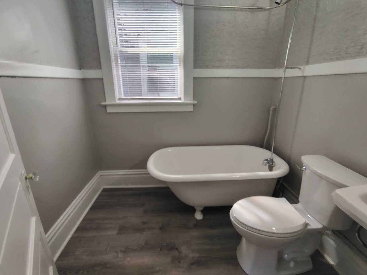 1112 Crosby Street #2 - Photo 4 of 9